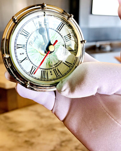 Bailey Compass Clock - Elegante Klok met Kompasmotief met Mogelijkheid tot Graveren