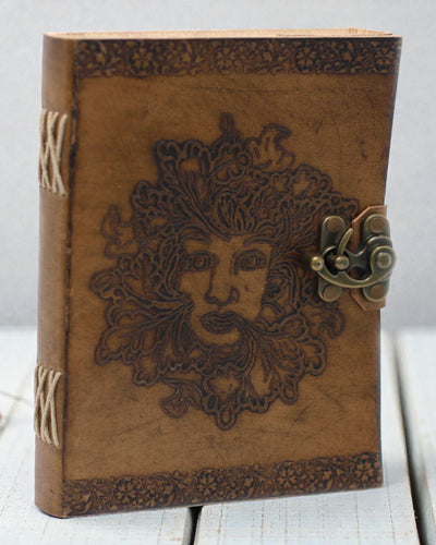 Sylva Spirit – Leren notitieboek Groene Man met metalen sluiting