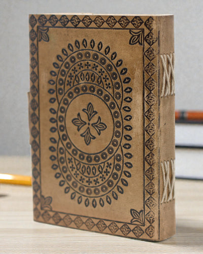 Mandala Harmonie – leren notitieboek met mandala in reliëf