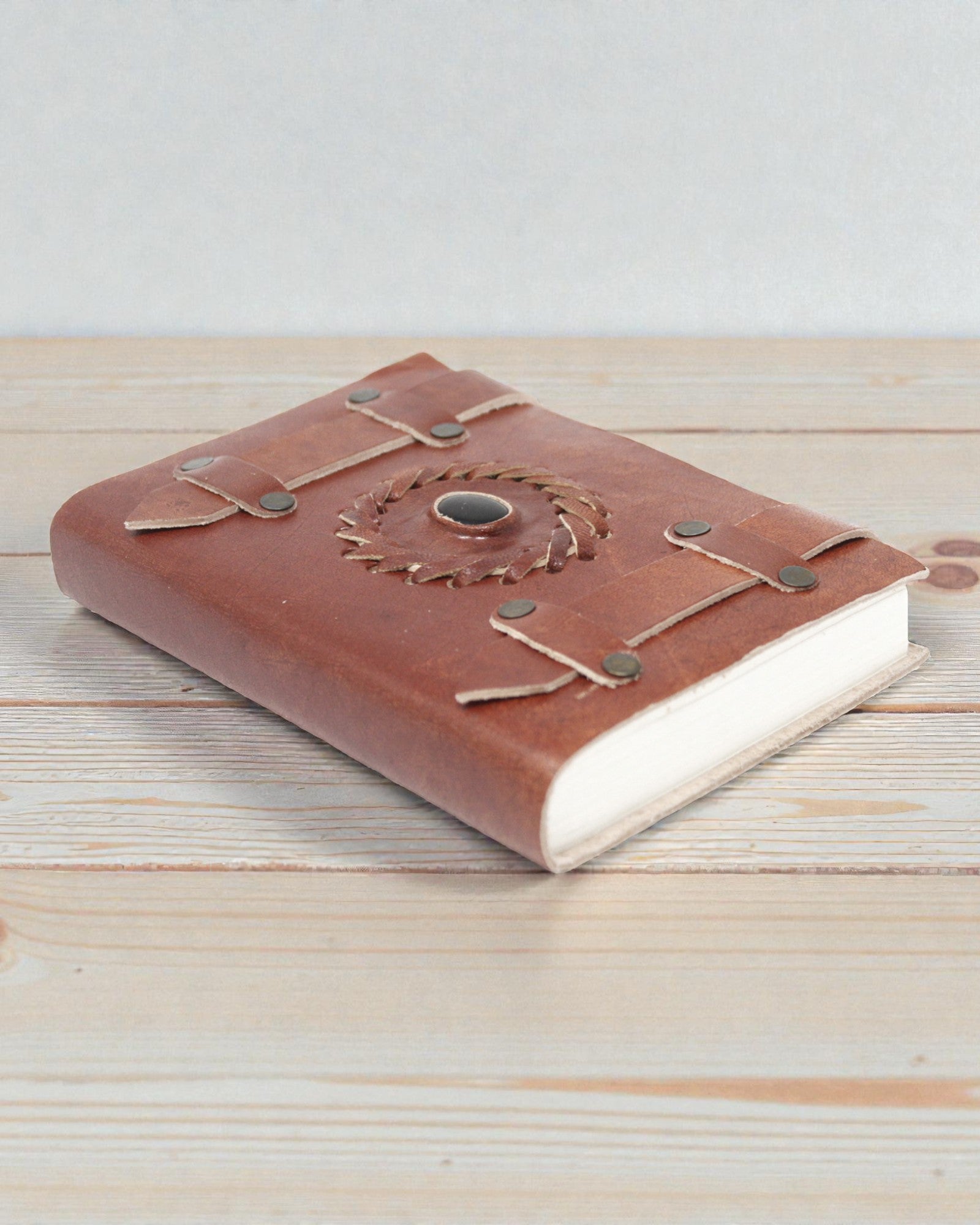 Lederen notitieboek Zwarte Onyx met riempjes – 15x10 cm