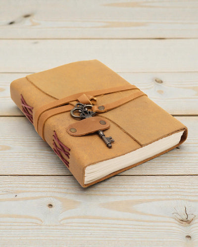 Notitieboek van licht geolied leer met Solis-sleutel – klassiek dagboek 13 × 18 cm