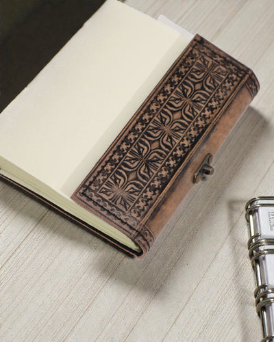 Leren notitieboek Hamsa-hoeder – esoterisch dagboek 17,5 × 12,5 cm