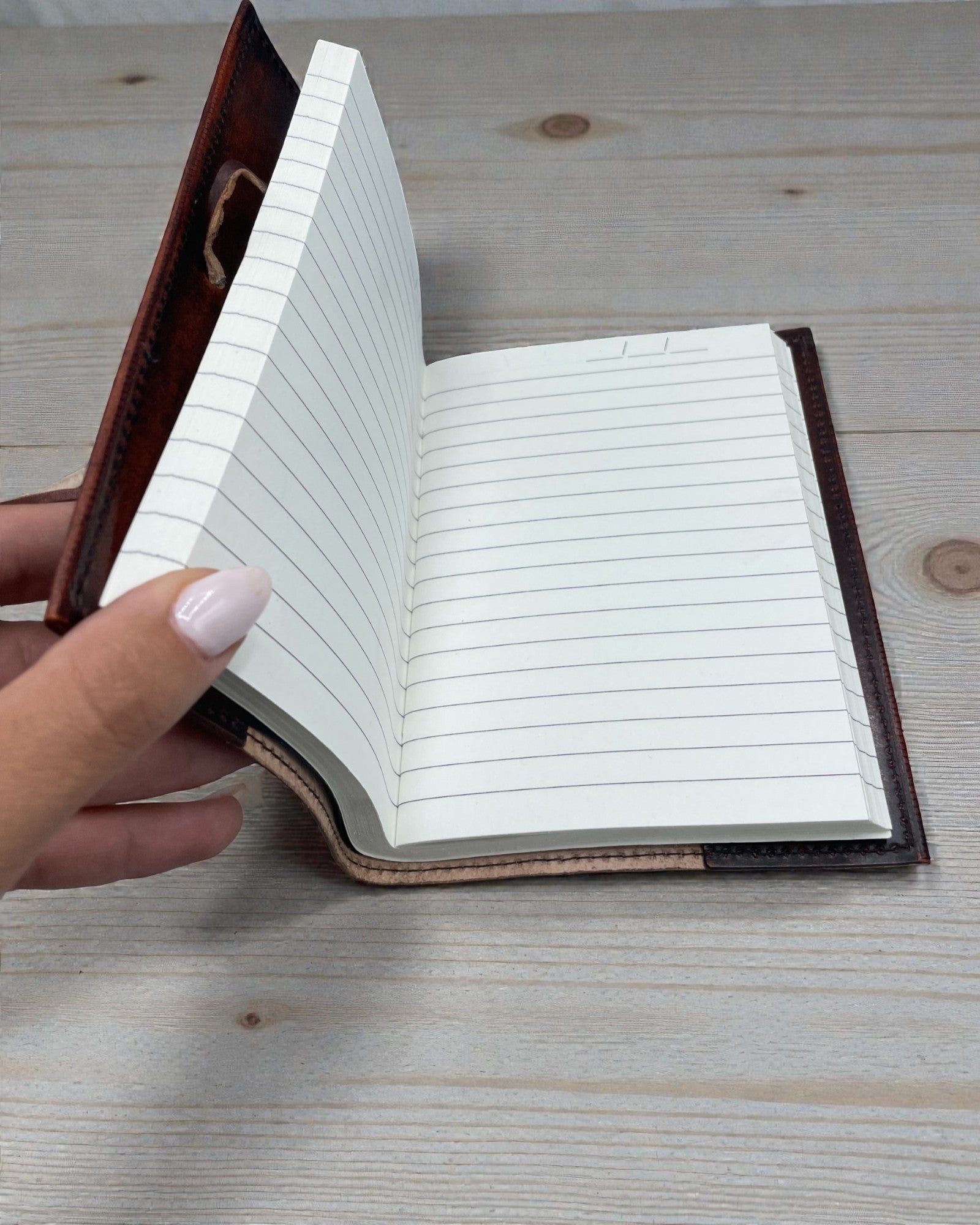 Vita Arboris – Klein leren notitieboek Levensboom met groene steen