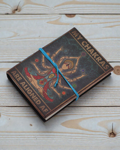 Chakrastroom – Leren notitieboek Mijn chakra’s staan verdomd op één lijn