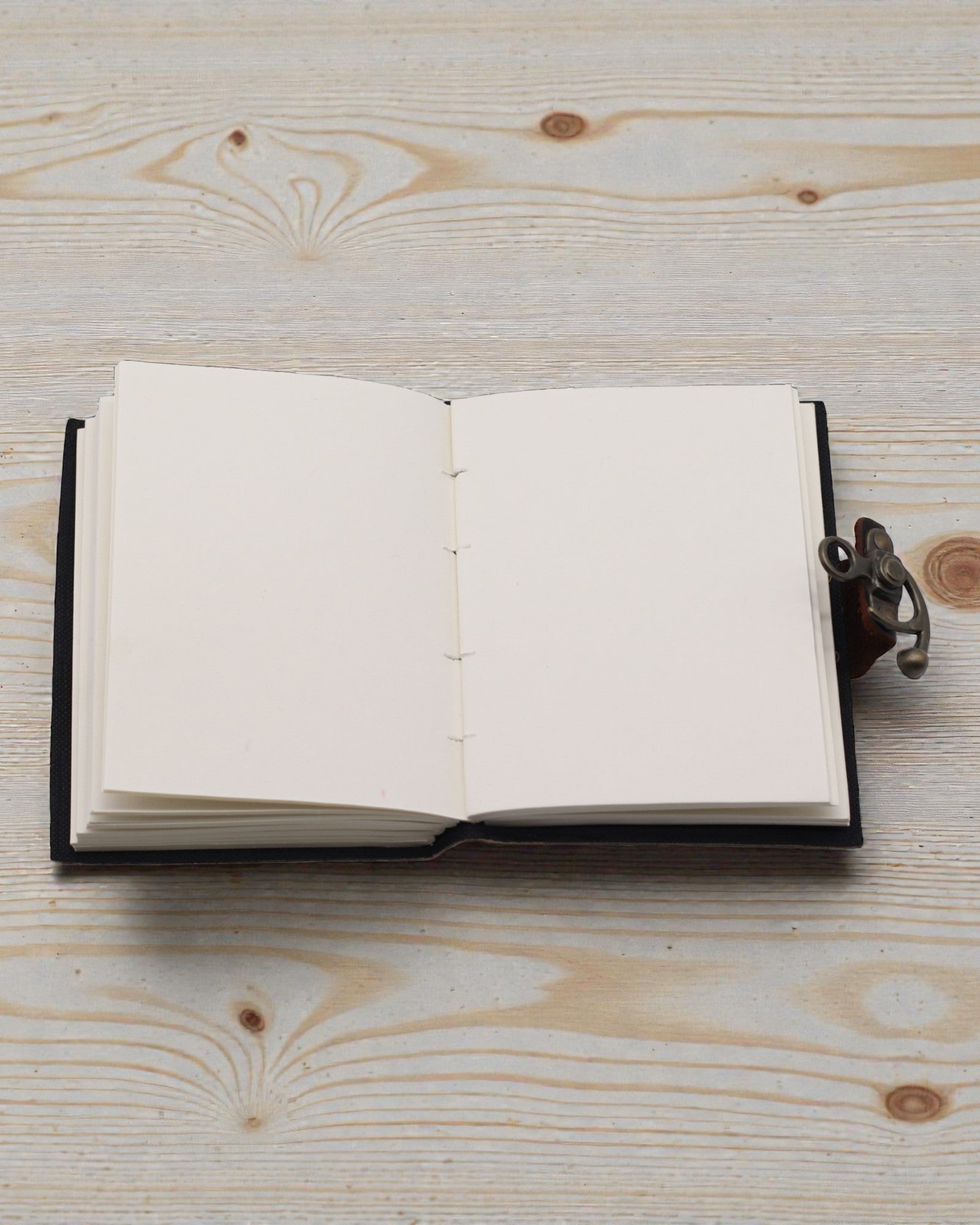 Leren notitieboek met opdruk – Stop met doemberichten lezen (17,8 × 12,7 cm)