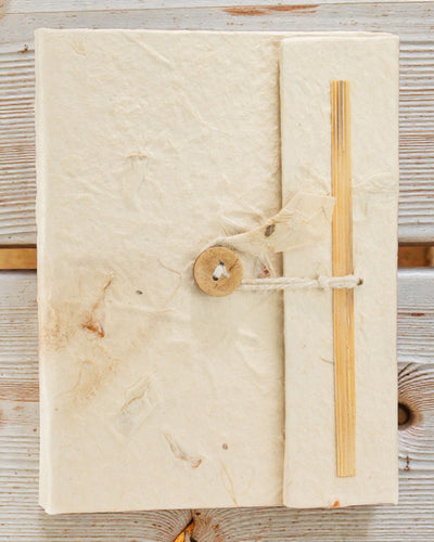 Middelgroot Lokta-notitieboekje met botanische toets – Gedroogde bloemen (45 blaadjes, 15 x 12 cm)