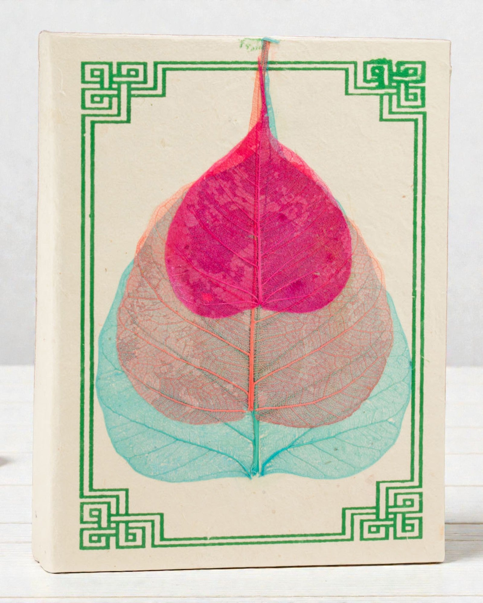 Middelgroot Lokta-notitieboekje met bodhibladeren (15 x 12 cm) – 45 bladen (gemengde patronen)