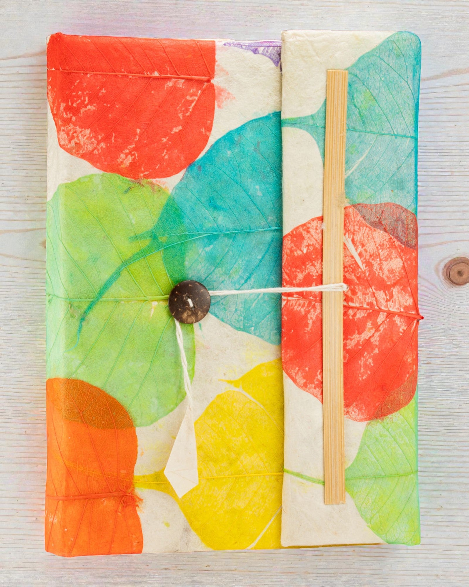 Groot Lokta Kleurrijke bladeren Groot (21x15cm) - 45 bladeren