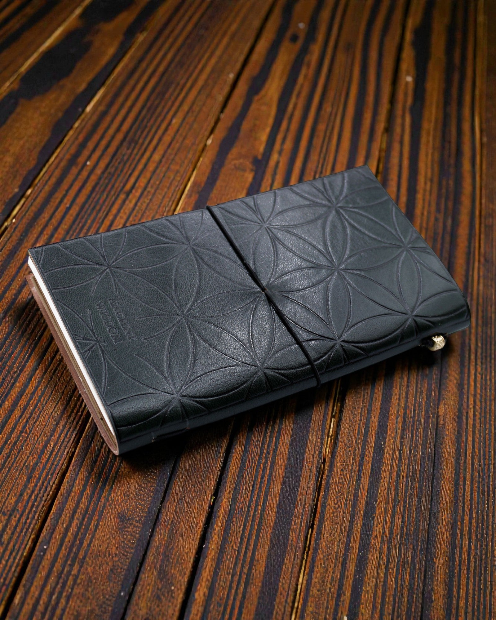 Met de hand gemaakt leren notitieboek Heilige Bloei – Bloem des Levens (80 pagina’s)