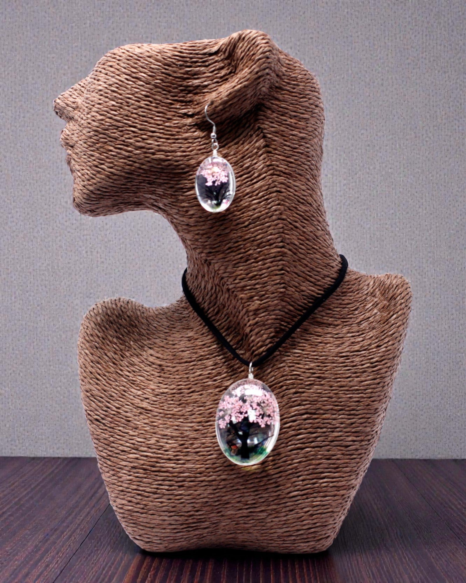 Rozentuin – sieradenset met gedroogde bloemen Levensboom