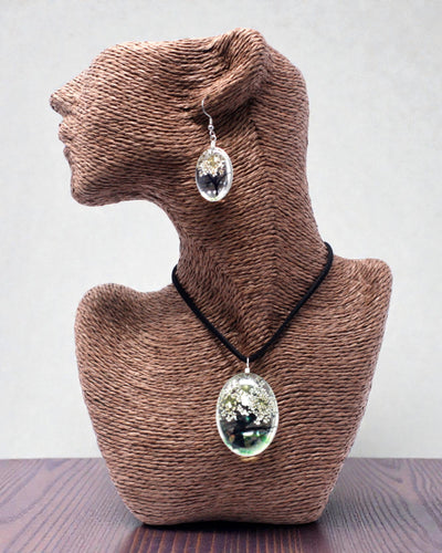 Witte Harmonie – Witte sieradenset met gedroogde bloemen Levensboom