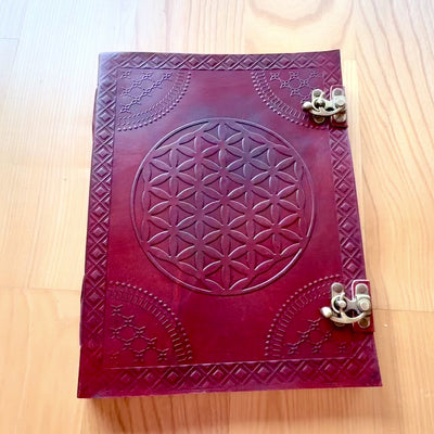 Leren notitieboek Mandala van het Leven Groot – met de hand reliëfgestempelde Bloem des Levens 25 × 33 cm