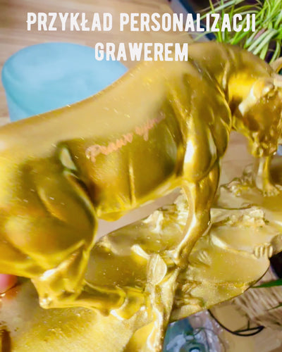 Duel van de Sterken - Decoratief Beeld Stier en Beer - mogelijkheid tot personalisatie met gravure - gouden kleur