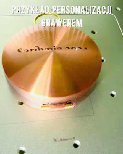 Kompas roségoud - navigatie in retrostijl – draagbaar en nauwkeurig instrument voor het bepalen van de richting voor reizigers en ontdekkingsreizigers. Gravure, personalisatie.