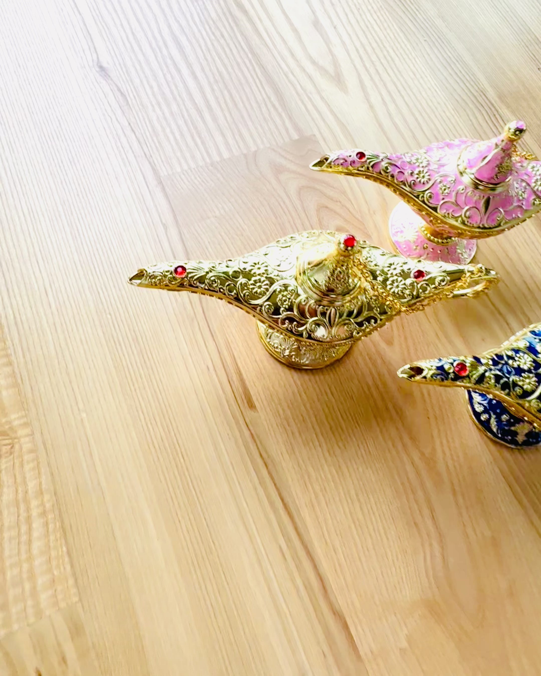 Magische Lamp van Aladdin met Graveeroptie - Roze Variant, verweven met goud