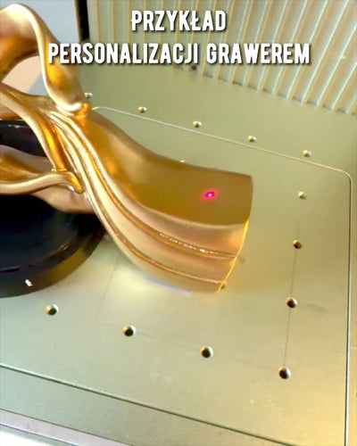 Rzeźba Miłości - "Wieczna Pasja" - Kleine Decoratieve Beeldje in Gouden Kleur met Graveeroptie