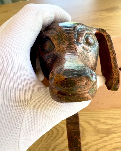 Messing kapstok Hond Vriend, handgemaakt, mogelijkheid tot personalisatie met gravure op hout