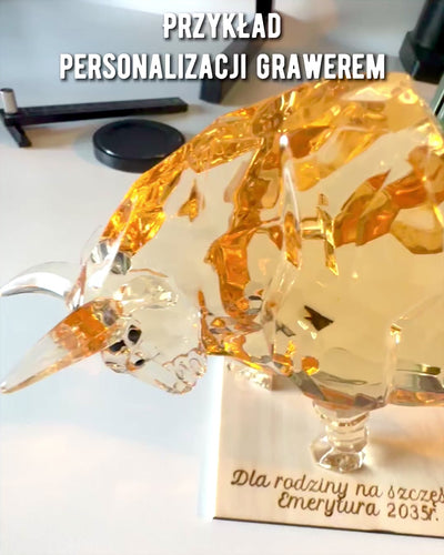 Beeld "Gouden Stier" van Hars, transparant design, mogelijkheid tot personalisatie