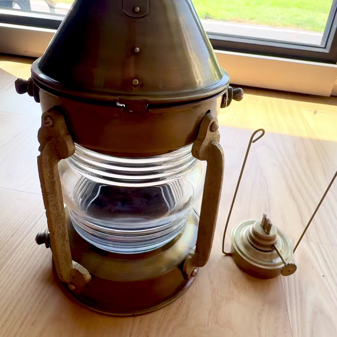 Metalen retro scheepslamp 34cm met mogelijkheid tot personalisatie met gravure in de kleur verouderd messing
