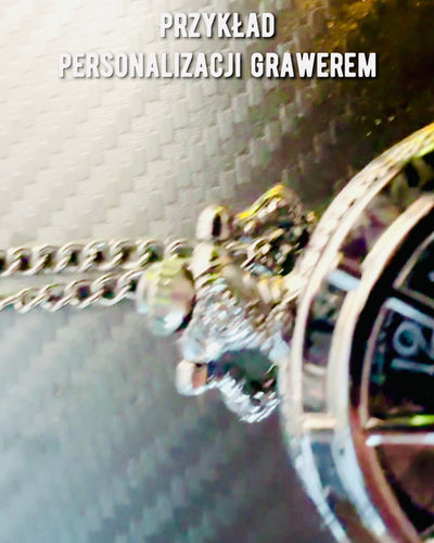 Zakhorloge met Kompas – Elegante Vintage Hanger met Opengewerkt Skelet en Zwarte Wijzerplaat, personalisatie met gravure