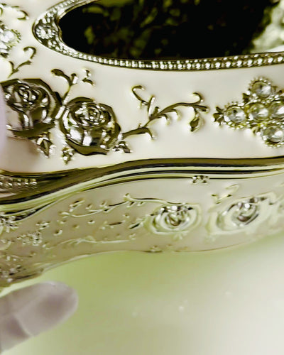 Doosje voor Tissues met Rozenpatroon - Elegante Toevoeging aan het Interieur, wit