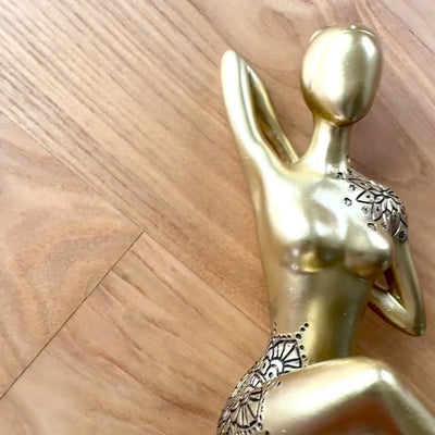 Gouden decoratief beeldje Yoga met mogelijkheid tot personalisatie met gravure