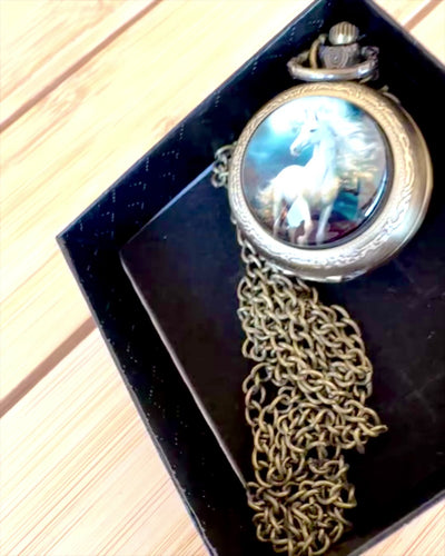 Zakhorloge Unicorn Elegance met ketting, eenhoornmotief, gratis graveren op bestelling
