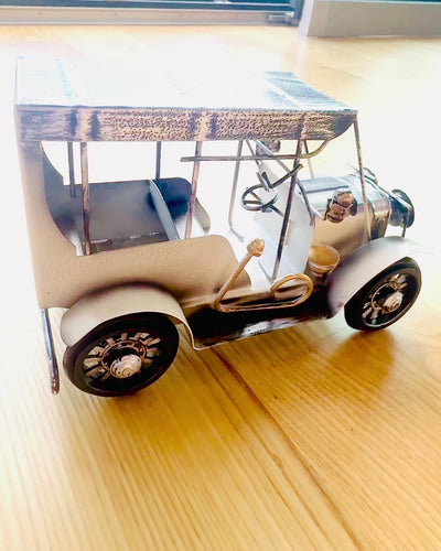 Klassiek Retro automodel - drie varianten met de optie voor graveren als cadeau