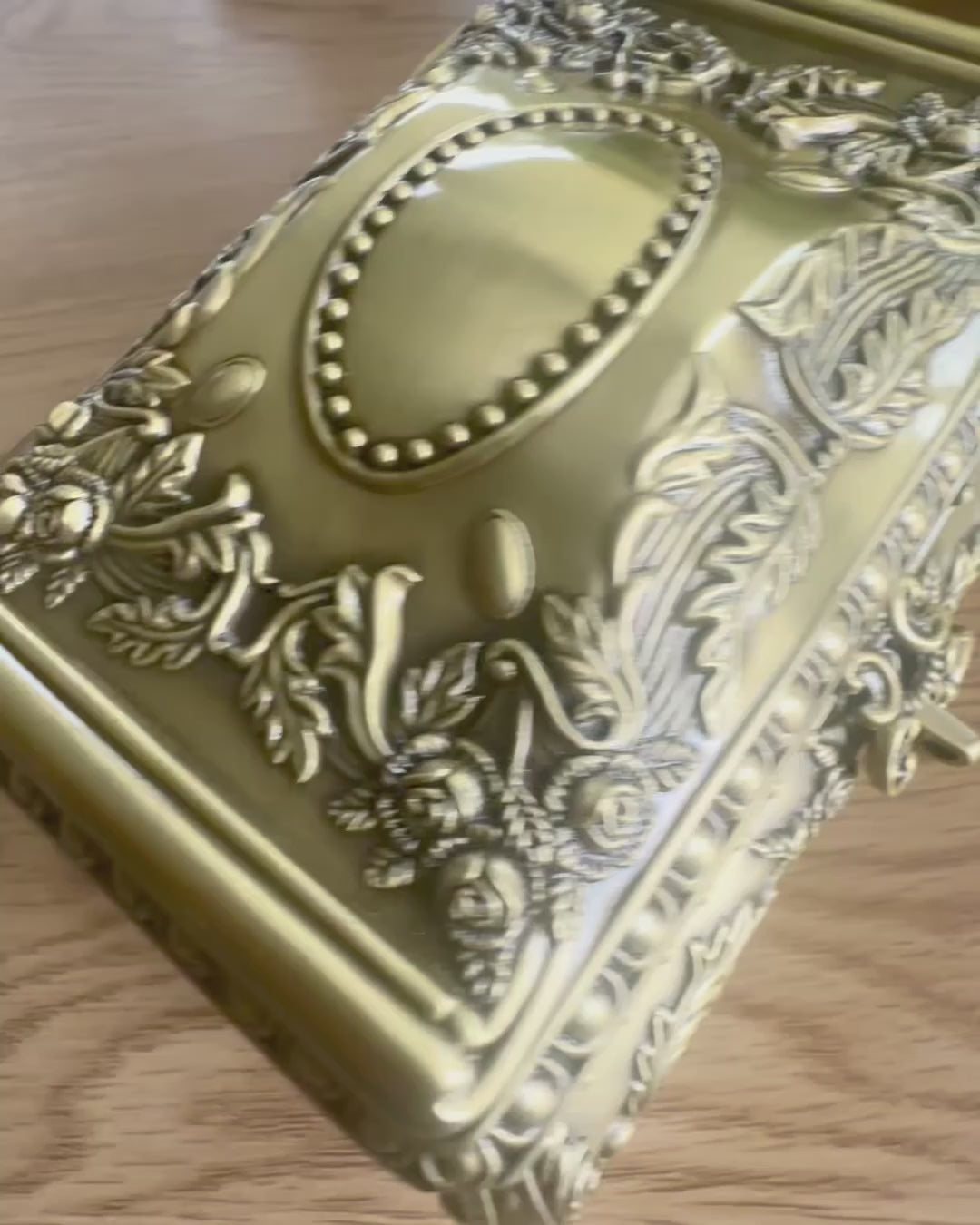 Gouden metalen kistje 21-20L met mogelijkheid tot personalisatie met gravure
