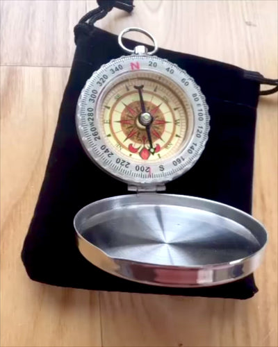 Waterdichte Messing Kompas met Gloei-effect - Onmisbaar voor Wandelen en Kamperen, personalisatie met gravure