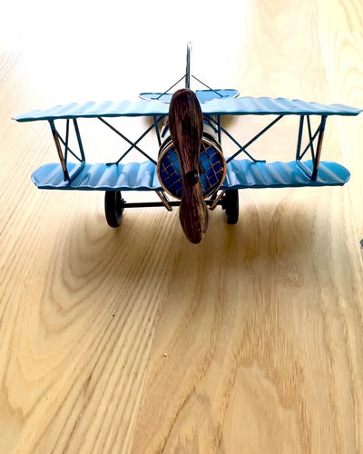 Metalen modelvliegtuig Blue Baron – retro, als cadeau, met graveeroptie