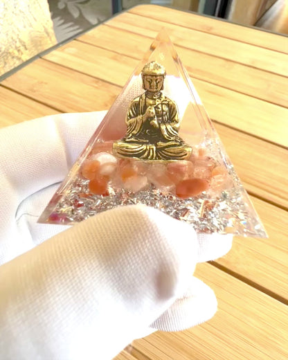 Piramide "Meditatie van Rust" met Edelstenen