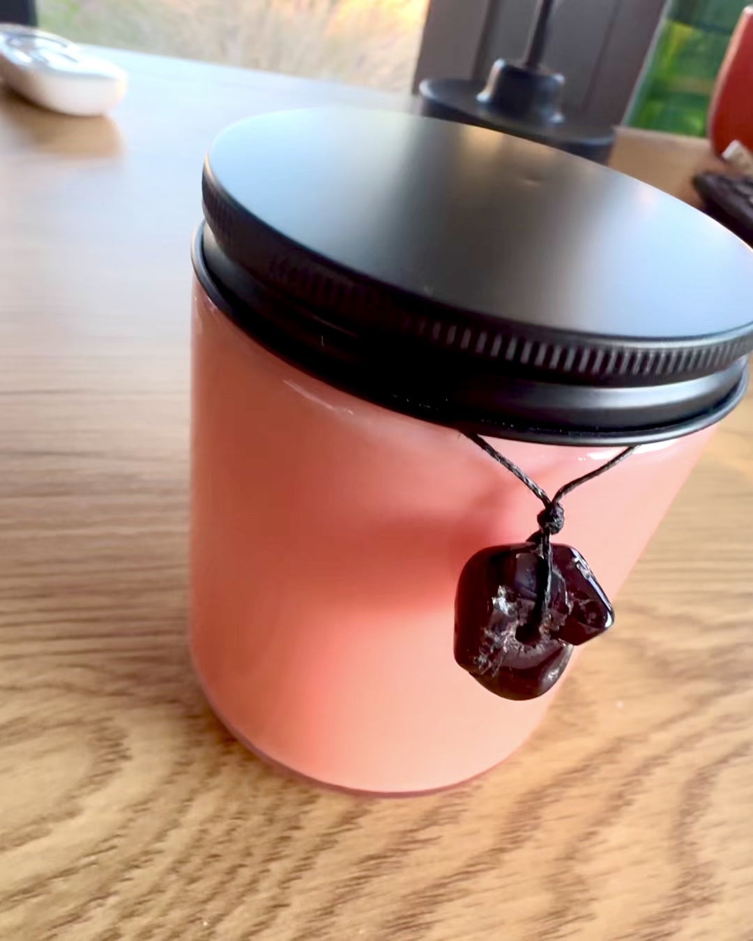 Intentionele sojakaars 250 ml met natuurlijke steen – kies uw energie: citrien of granaat, personalisatie met gravure als cadeau