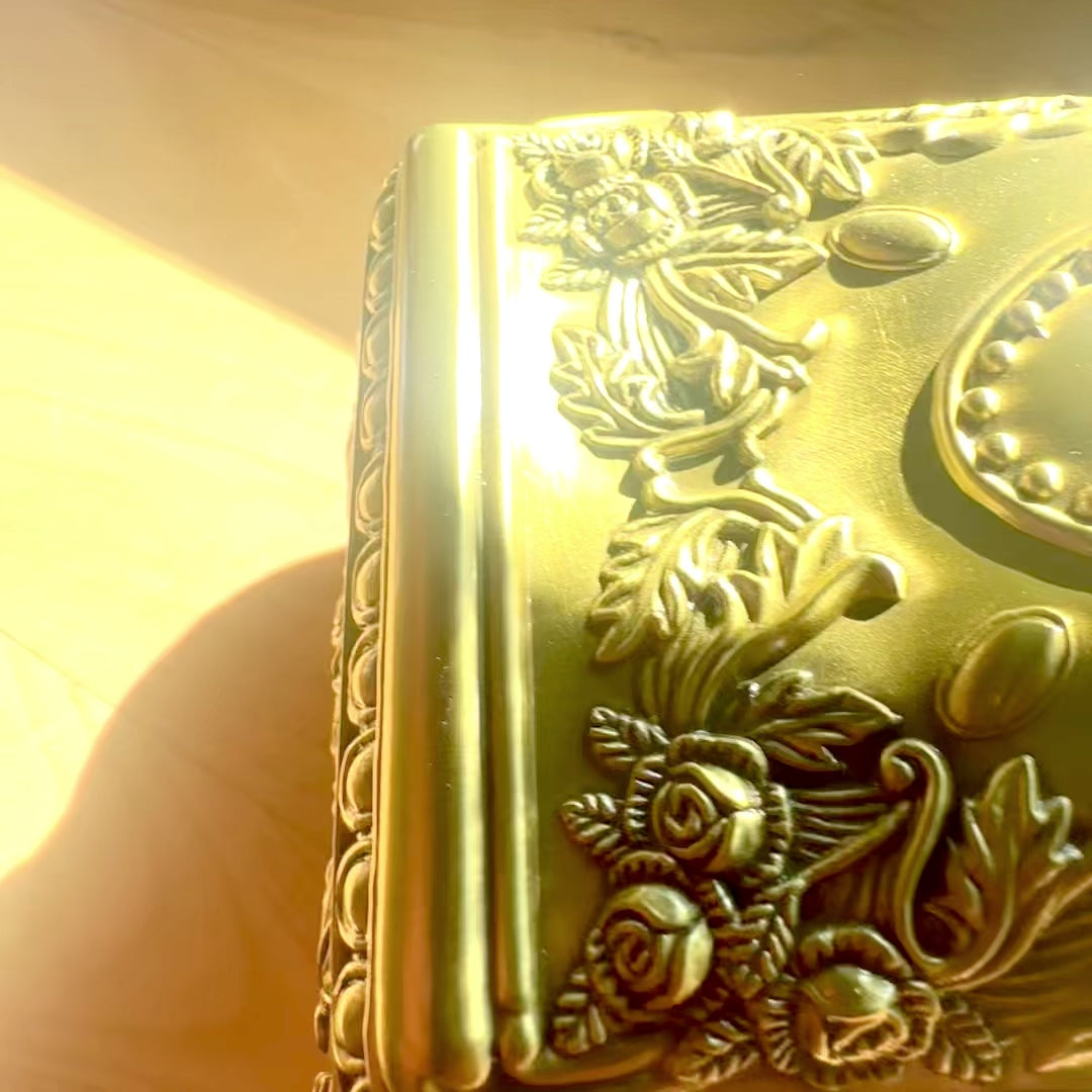 Gouden metalen kistje 21-20L met mogelijkheid tot personalisatie met gravure