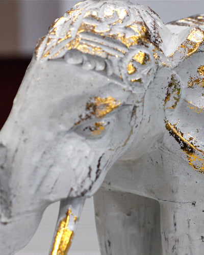 Olifantensculptuur 24 cm – Wit en goud