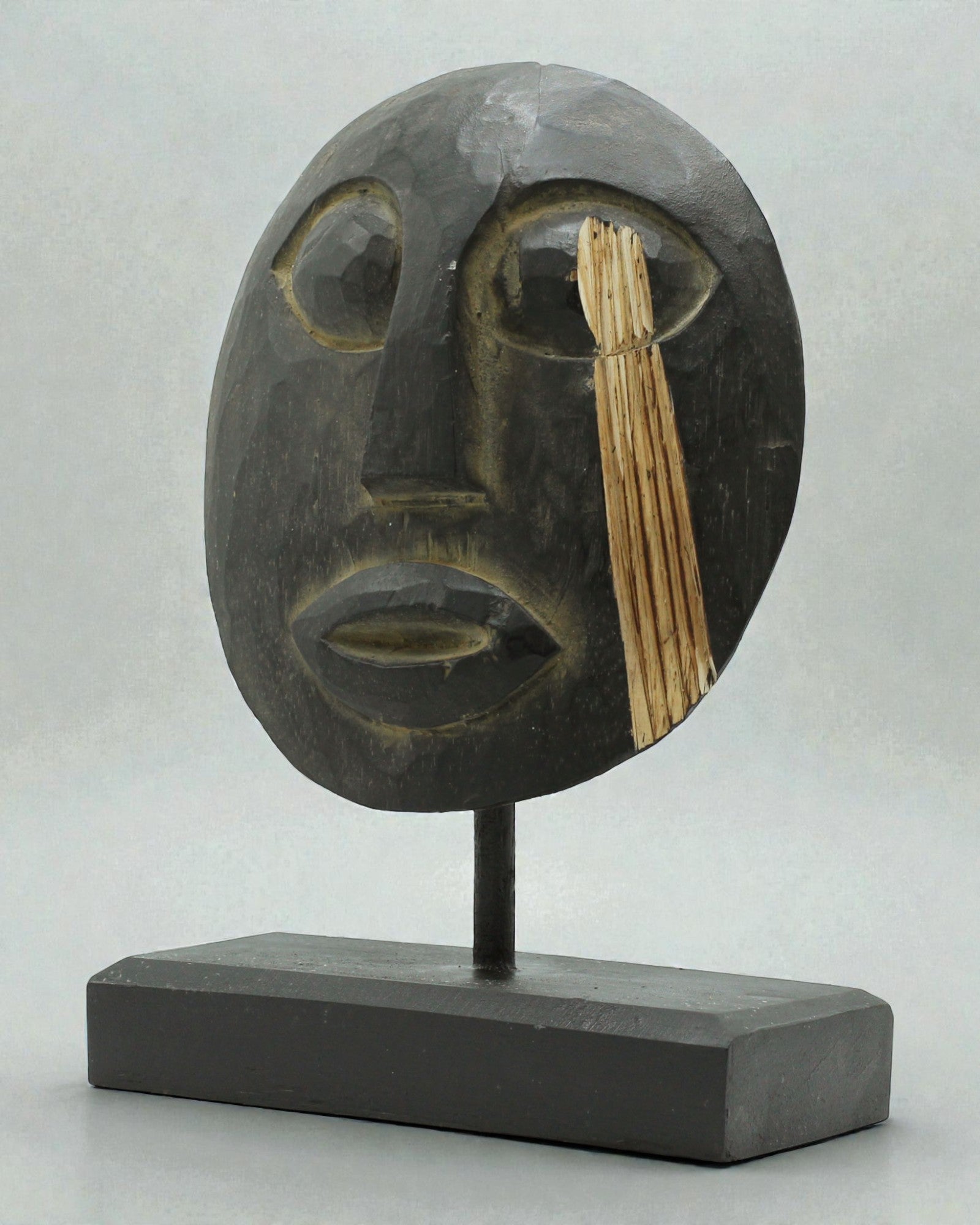 Timorees masker Voorouderbewaker 27x20 cm – Zwart